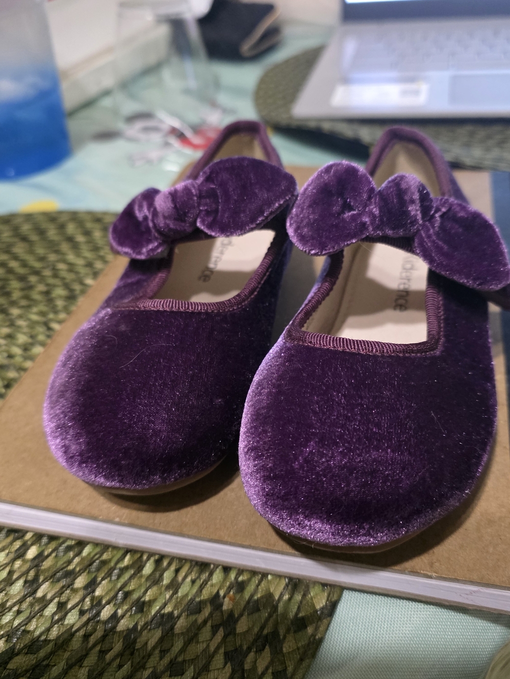 Girls Velvet Bow Mary Jane Dress Shoes - Deep Purple Size 8 Used